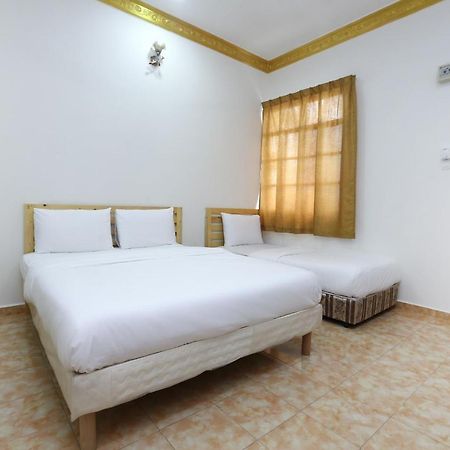 Oyo 89887 Chalet Yunie Marang Εξωτερικό φωτογραφία