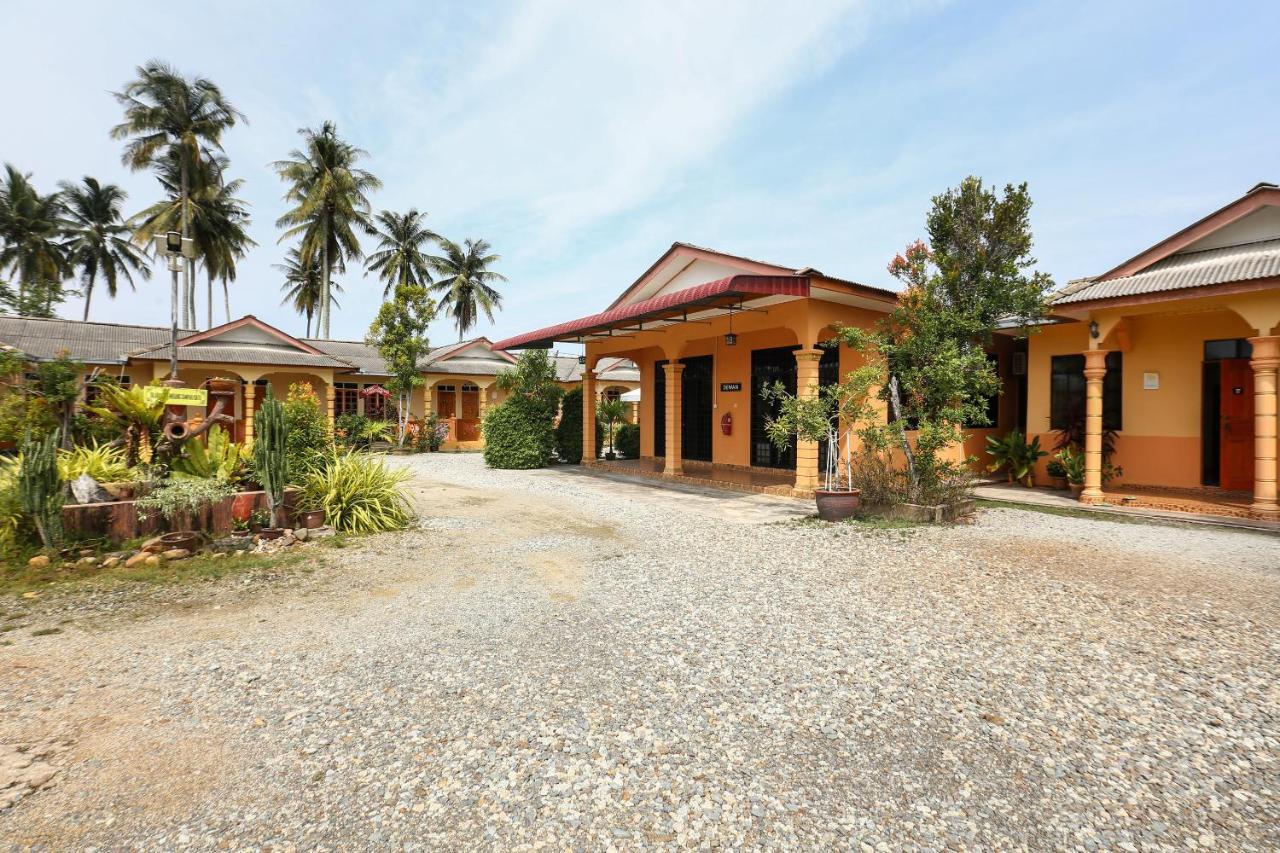Oyo 89887 Chalet Yunie Marang Εξωτερικό φωτογραφία