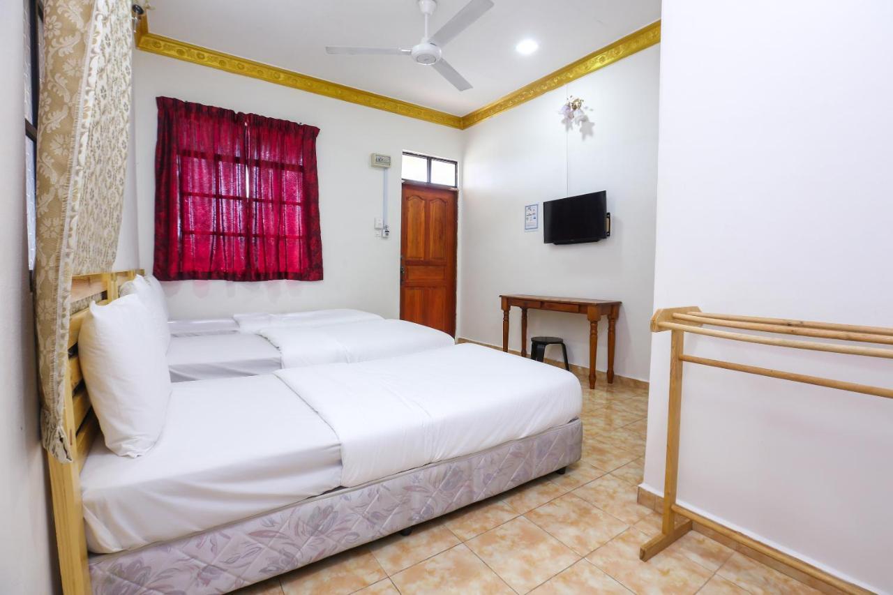 Oyo 89887 Chalet Yunie Marang Εξωτερικό φωτογραφία