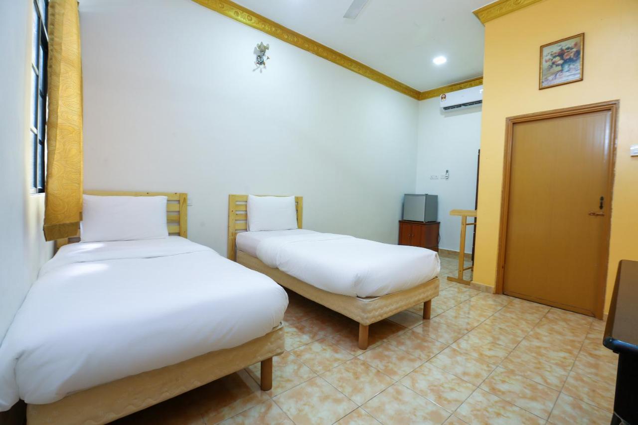 Oyo 89887 Chalet Yunie Marang Εξωτερικό φωτογραφία