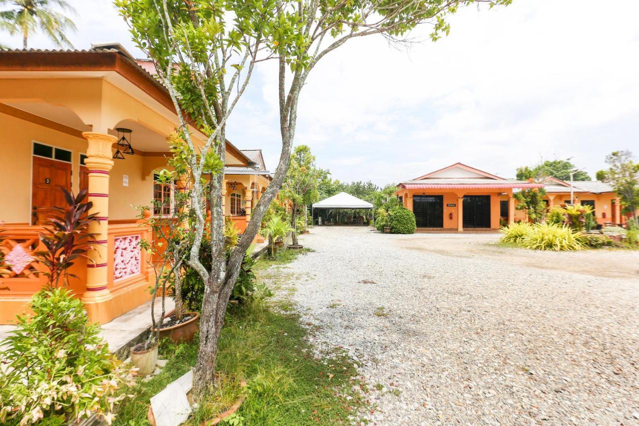 Oyo 89887 Chalet Yunie Marang Εξωτερικό φωτογραφία