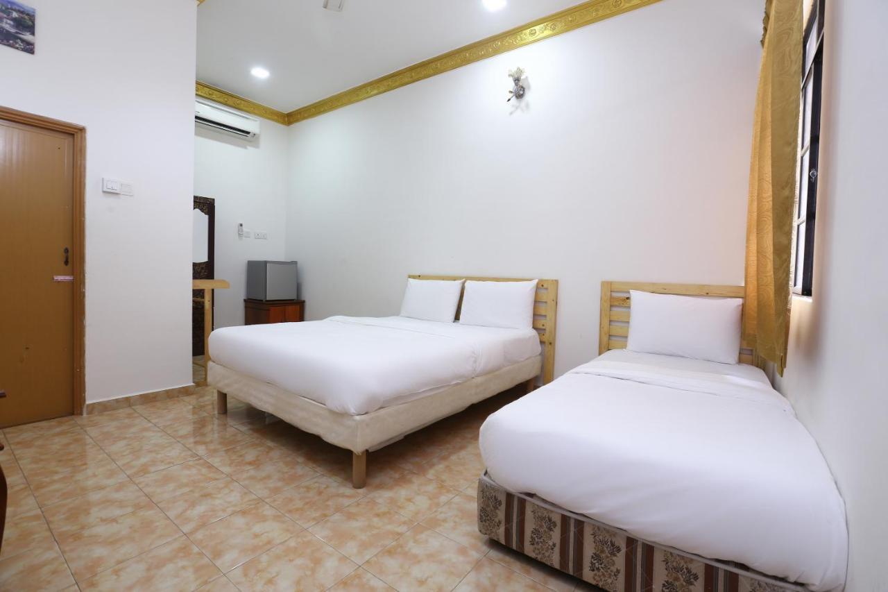 Oyo 89887 Chalet Yunie Marang Εξωτερικό φωτογραφία