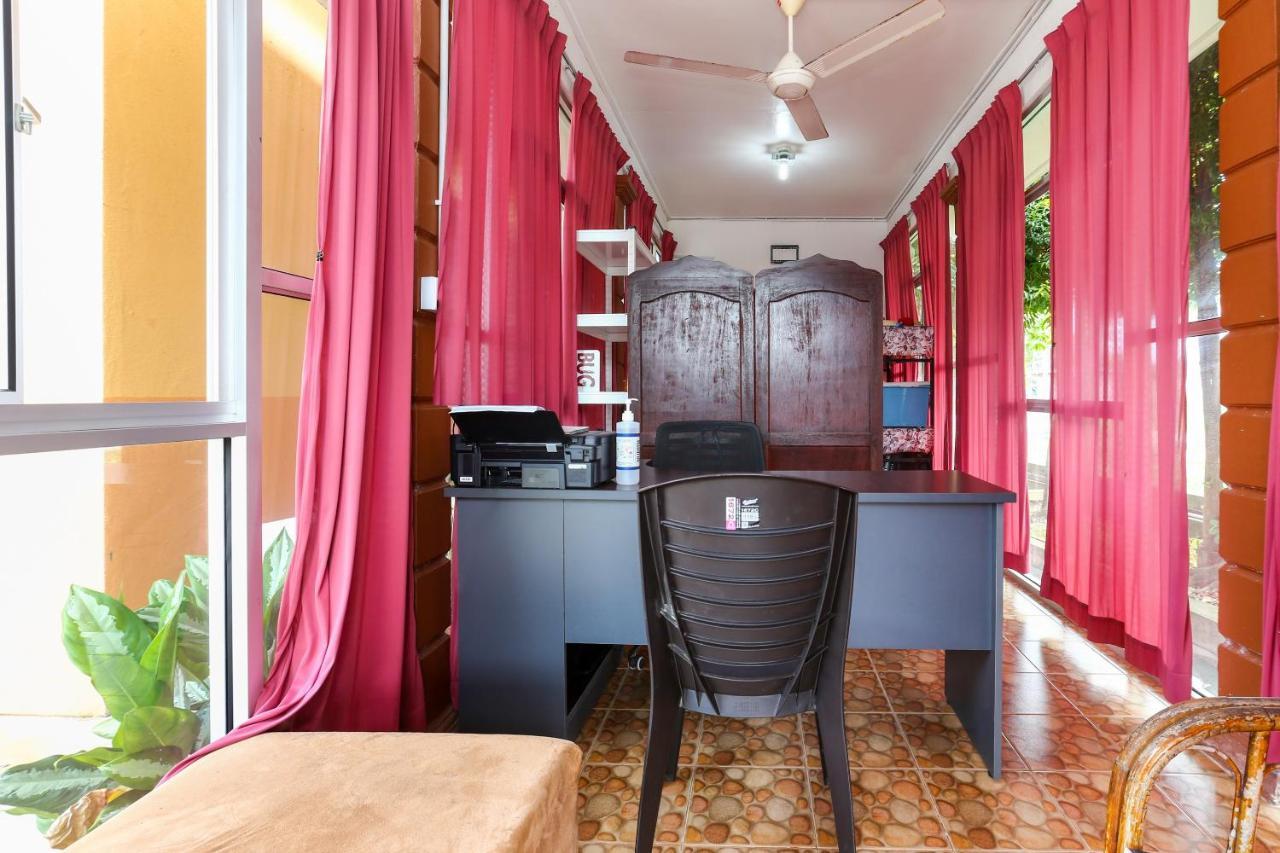 Oyo 89887 Chalet Yunie Marang Εξωτερικό φωτογραφία