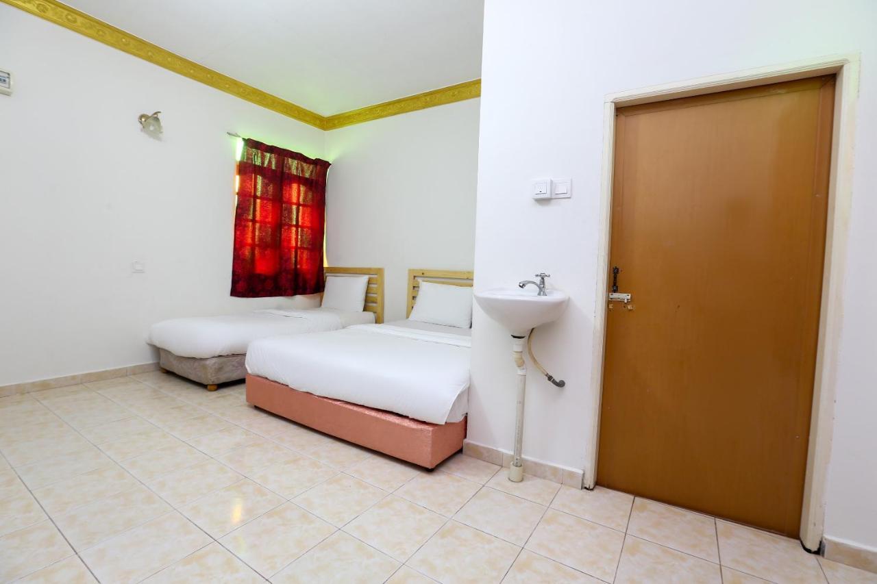 Oyo 89887 Chalet Yunie Marang Εξωτερικό φωτογραφία