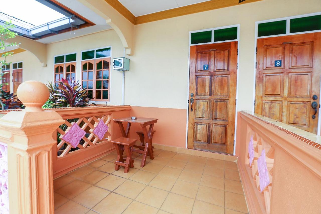 Oyo 89887 Chalet Yunie Marang Εξωτερικό φωτογραφία
