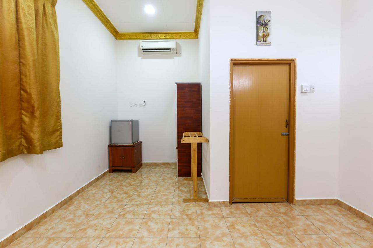 Oyo 89887 Chalet Yunie Marang Εξωτερικό φωτογραφία