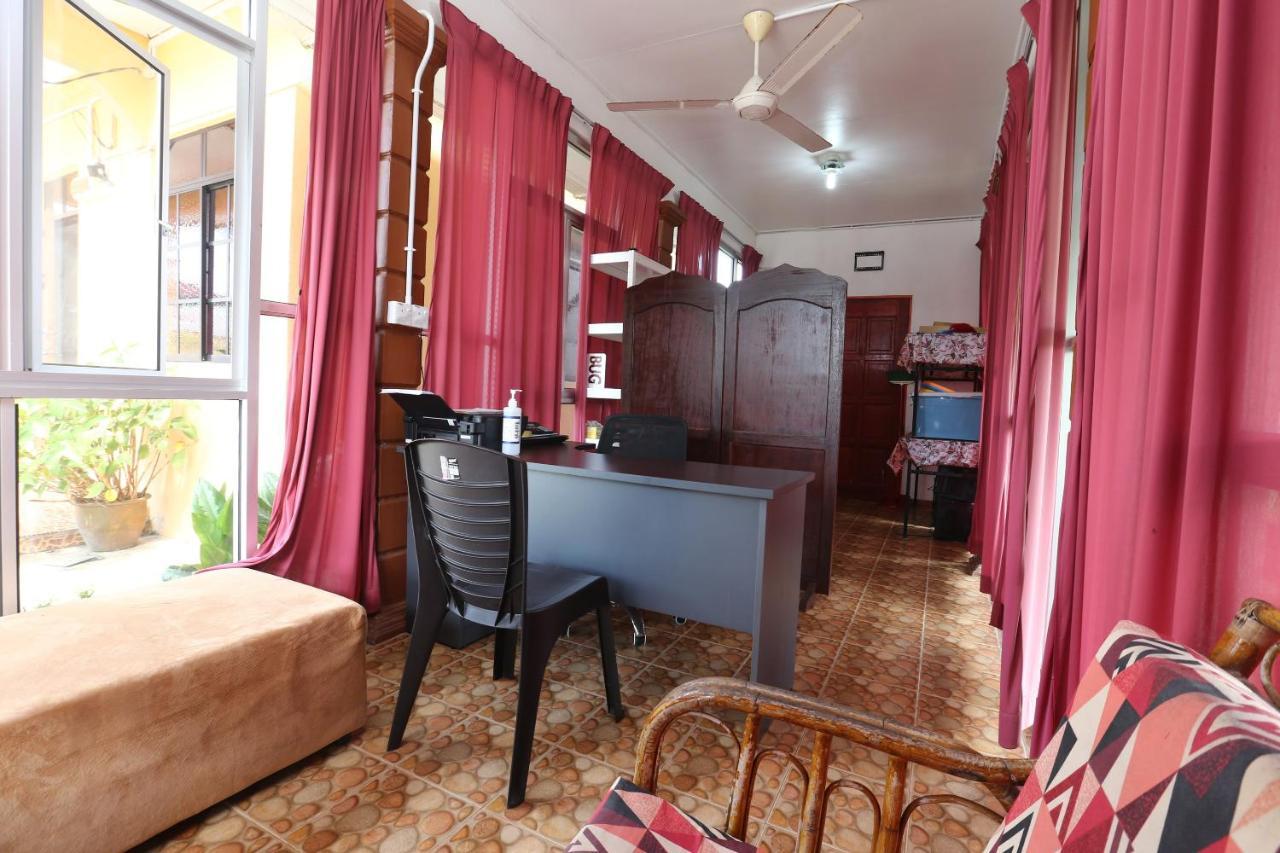 Oyo 89887 Chalet Yunie Marang Εξωτερικό φωτογραφία