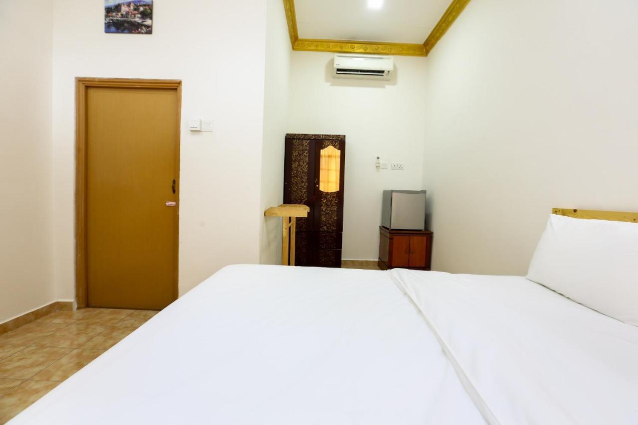 Oyo 89887 Chalet Yunie Marang Εξωτερικό φωτογραφία