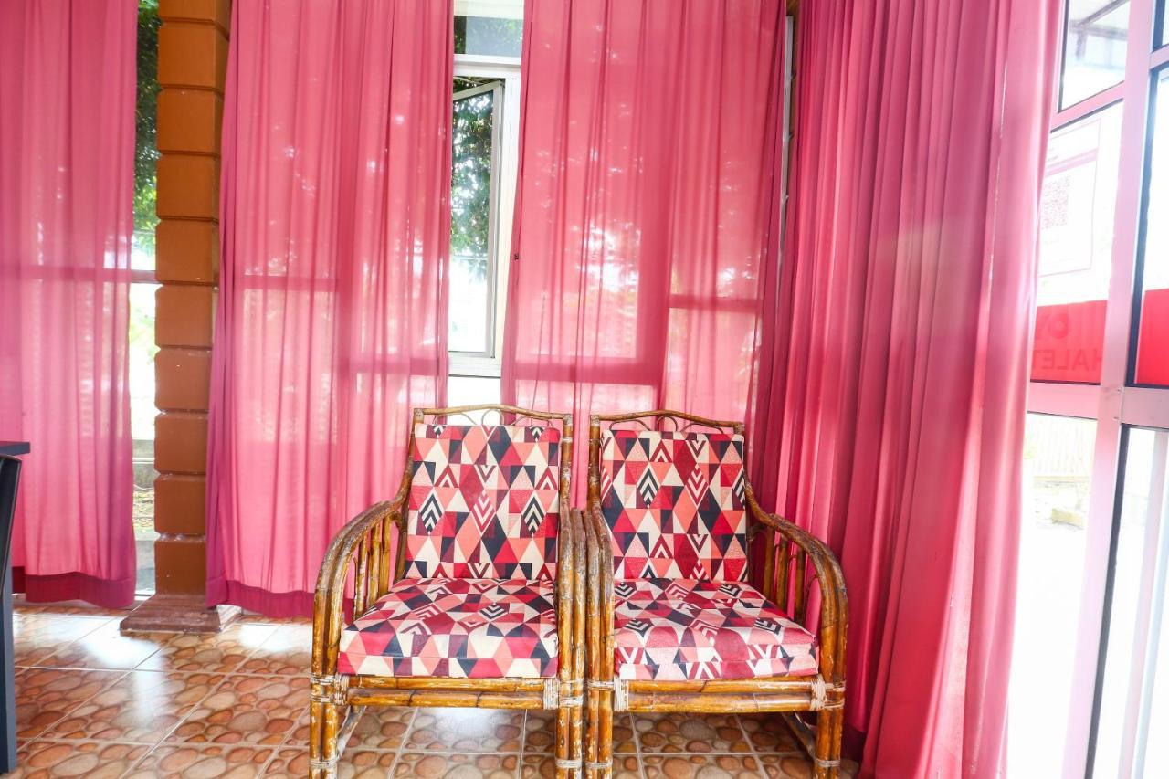Oyo 89887 Chalet Yunie Marang Εξωτερικό φωτογραφία