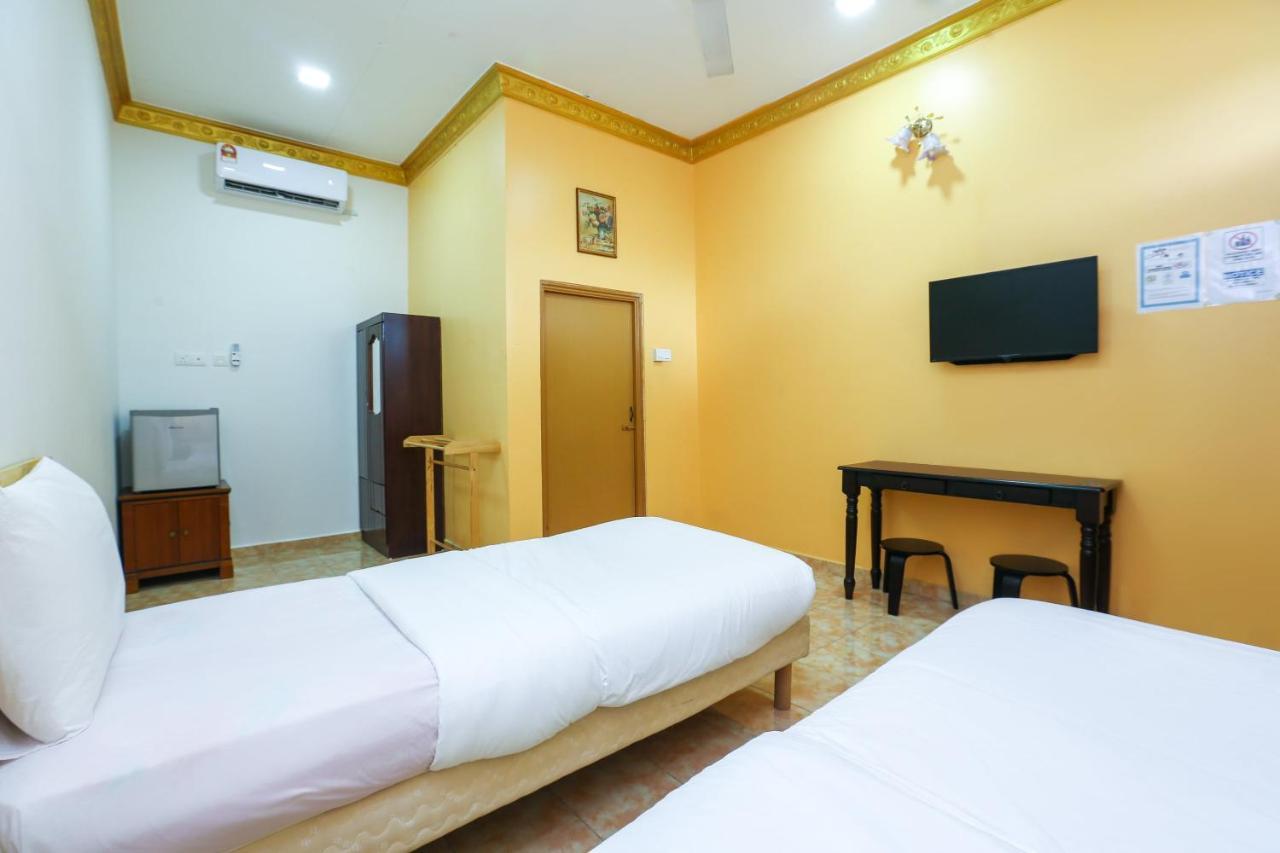 Oyo 89887 Chalet Yunie Marang Εξωτερικό φωτογραφία