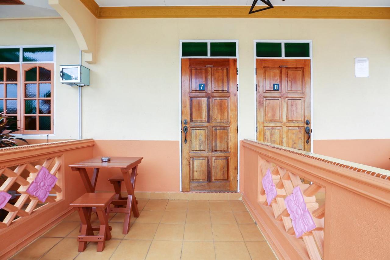 Oyo 89887 Chalet Yunie Marang Εξωτερικό φωτογραφία